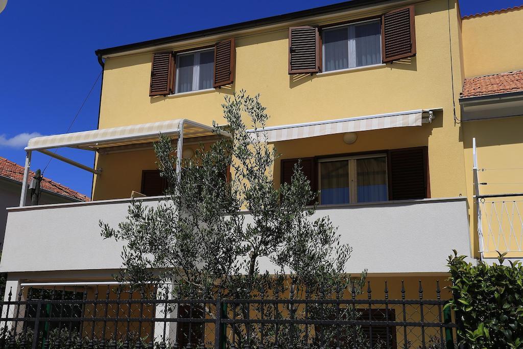 זאדאר Apartments Ivana - Iva מראה חיצוני תמונה
